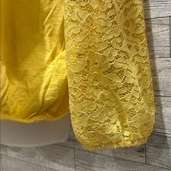 Avon Yellow Lace Sleeve Blouse - Picture 5 of 5
